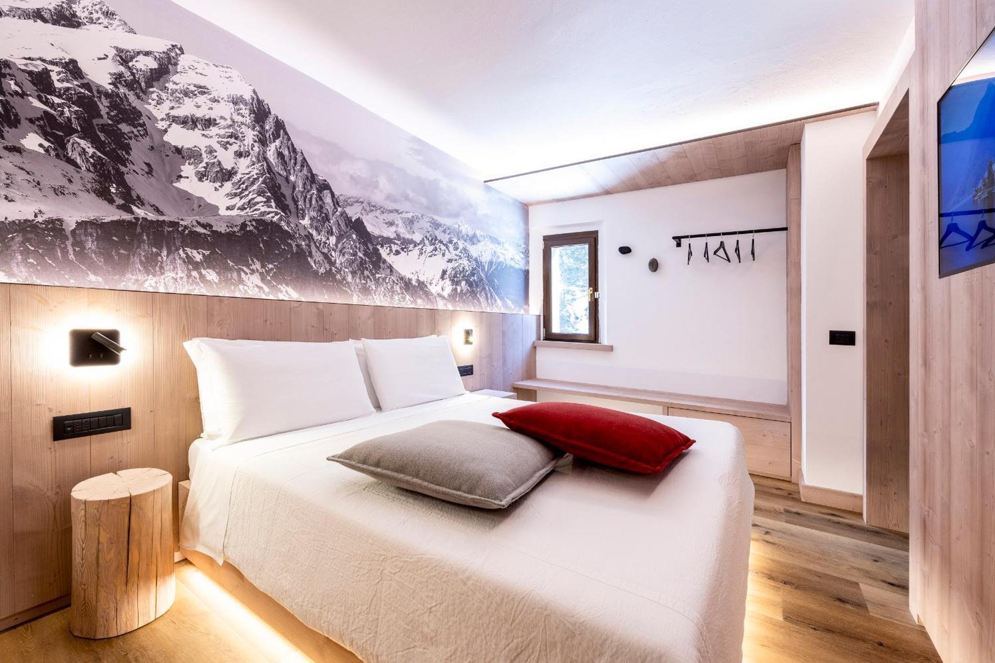 Double Room,1668094379:JPEG